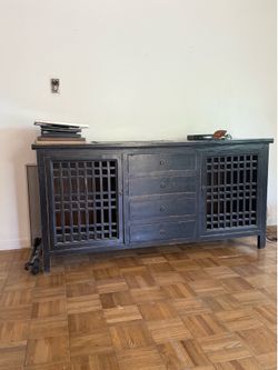 Sideboard table