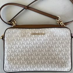 Michael Kors Crossbody Bag