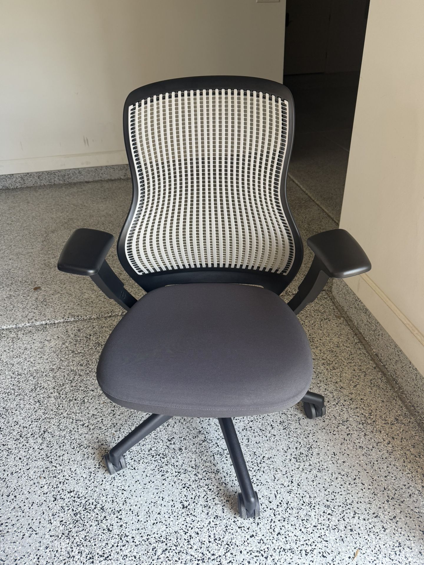 7 Knoll Office Chairs