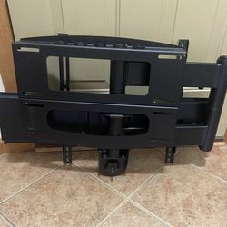 Full Motion TV Mount