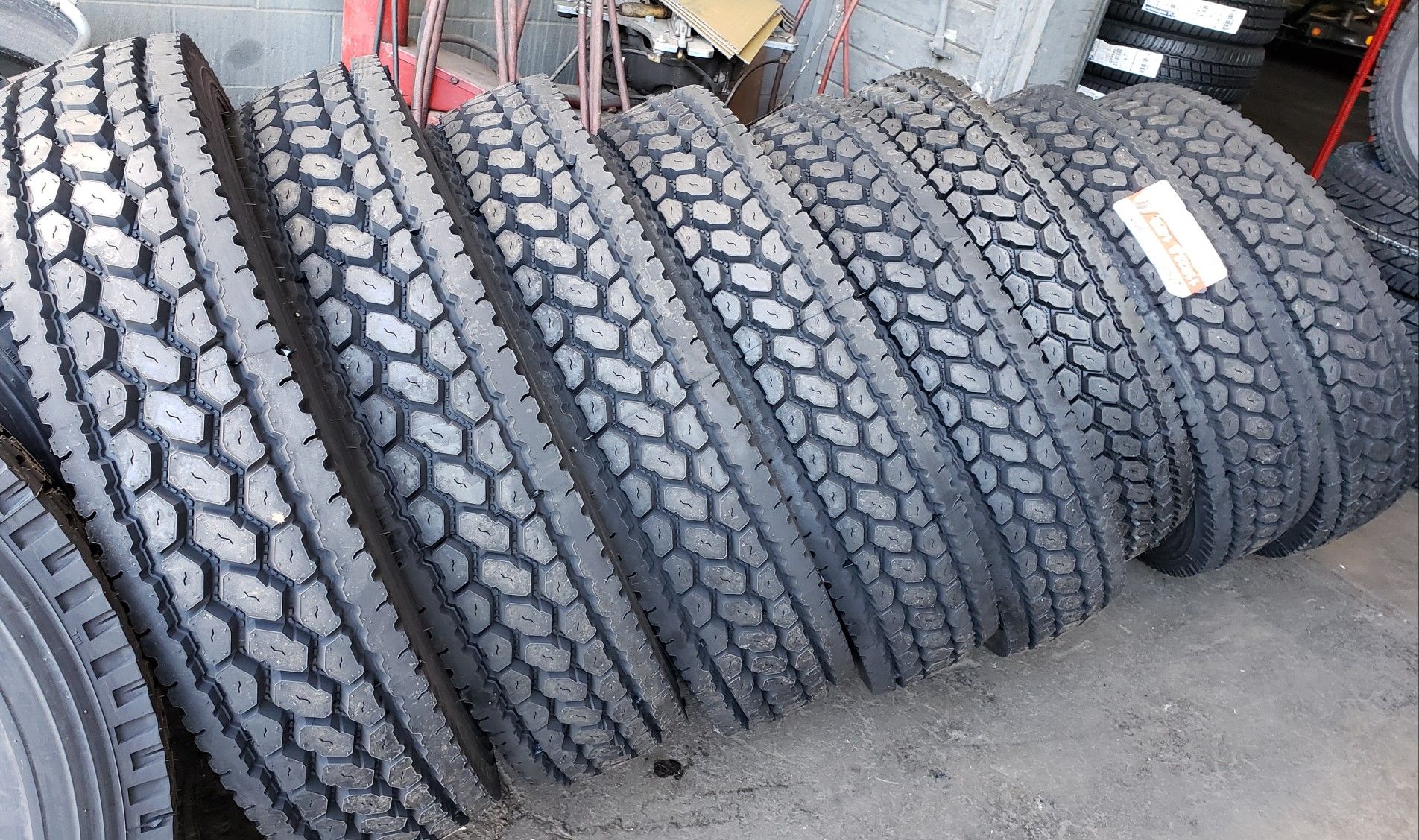π₯11R22.5 Drive Tires π₯