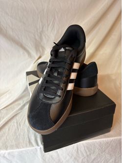 VL Courts solid black 11w 12 men’s