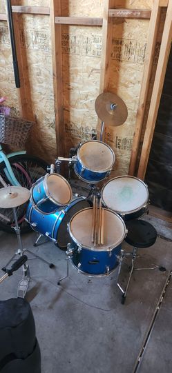 Ludwig Jr drum set