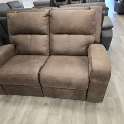 Comfortable Loveseat With 2 Recliner 