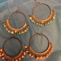 2 pairs large earrings