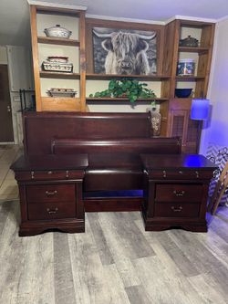 Queen Mahogany Bedroom Set