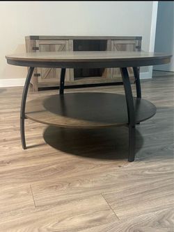 Round coffee table