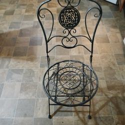 Vintage Wrought Iron Garden Chair Floral Design And It Folds Up 24 In It's A Blackish Gray 1940s Excellent Condition