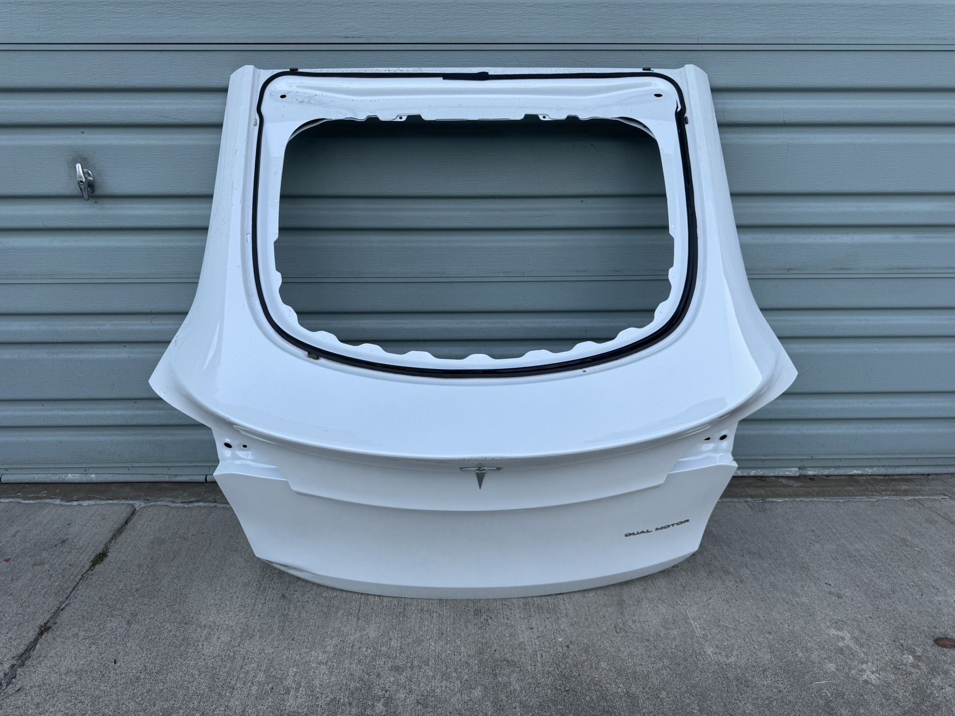 2020 2021 2022 2023 2024 TESLA MODEL Y REAR TAILGATE