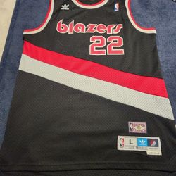 Adidas Clyde Drexler Jersey. 