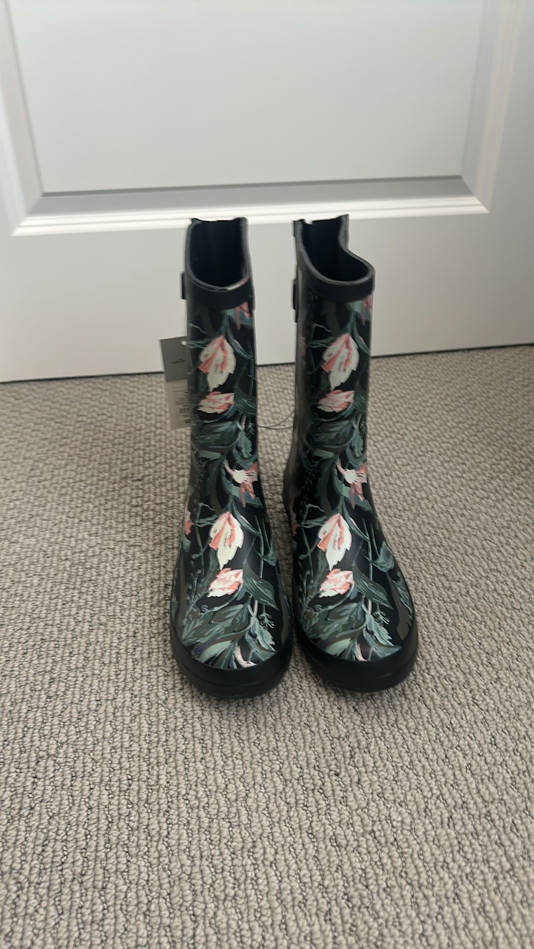 NWT Cute Winter Boots
