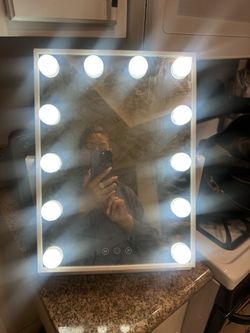Hollywood Vanity Mirror with LED Lights