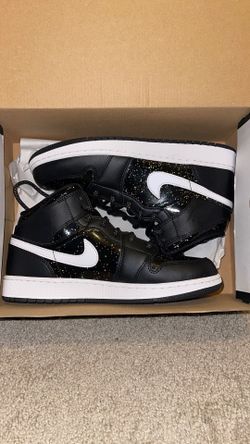 Air Jordan 1 Mid SE (GS) – Size 7Y