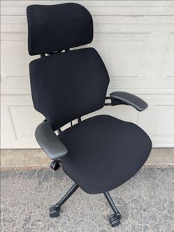 Humanscale Freedom Headrest Ergonomic Office Desk Task Chair