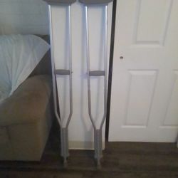 Crutches 