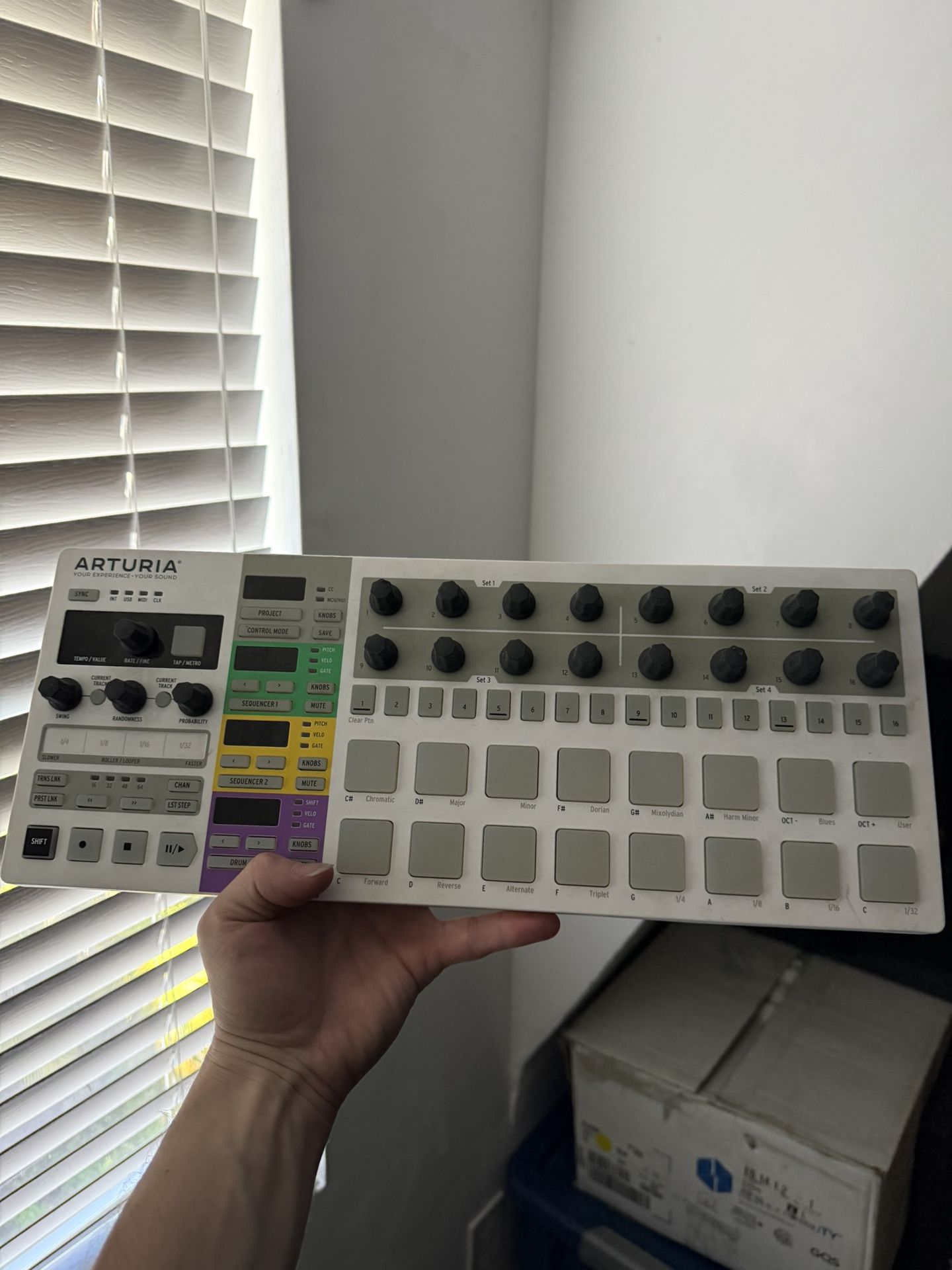 Arturia Beatstep Pro MIDI Arranger/ Controller