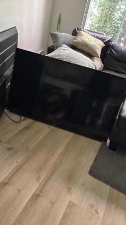 44” TCL TV