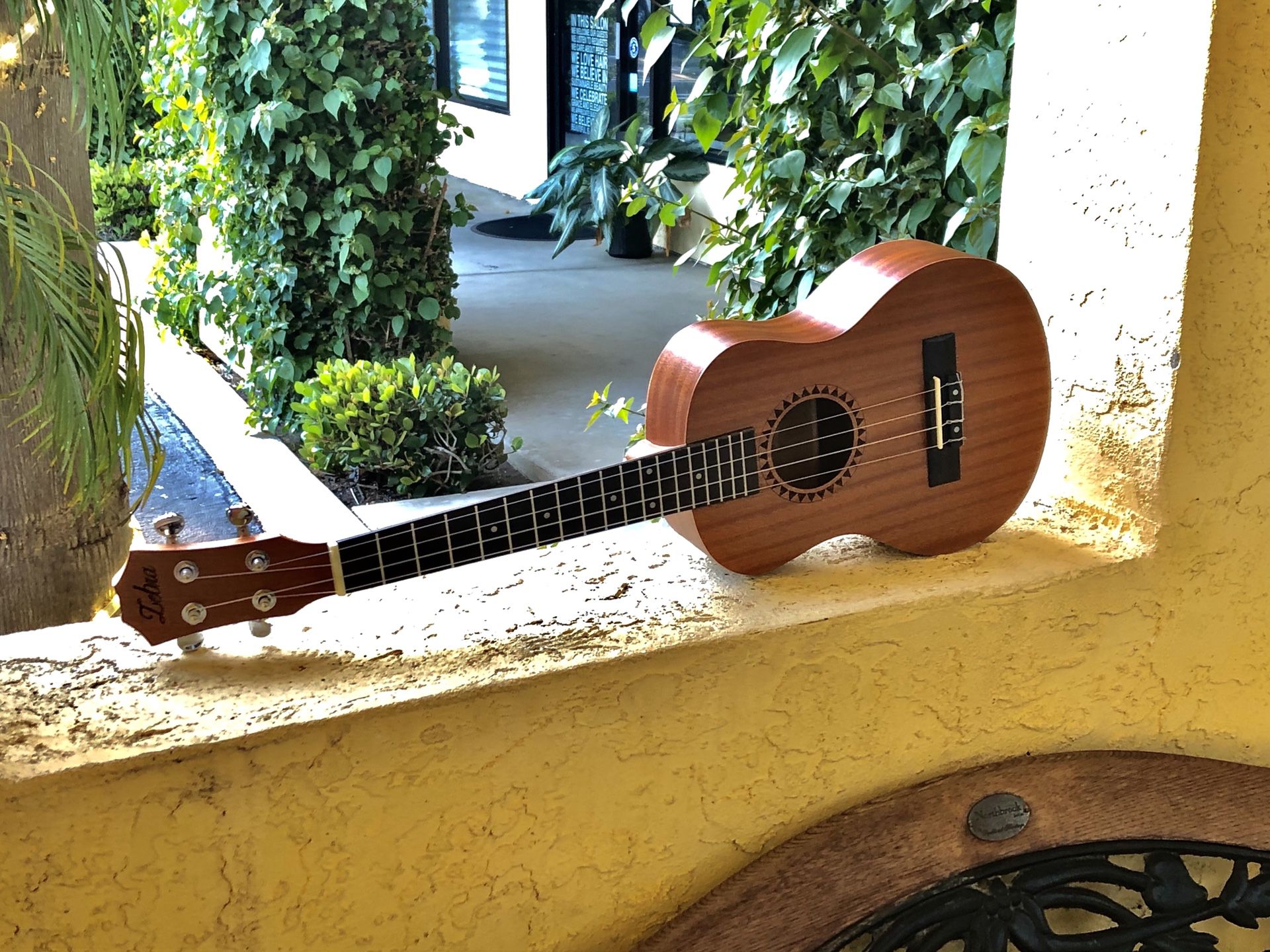 Brand new ukulele 26 inch full size tenor professional quality