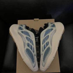 Yeezy 700 V3 “Kyanite” Size 5