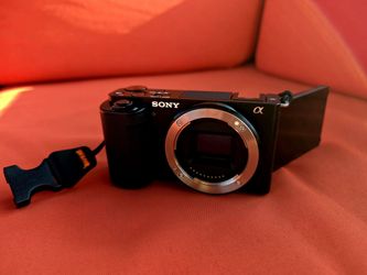 Sony ZV E10 (Flawless)