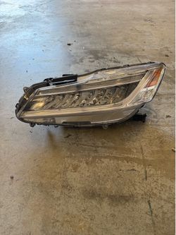 2016-2017 Honda Accord touring left driver side only headlight 4Door sedan