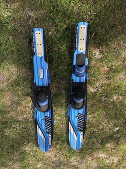 O’Brien Jr Vortex water skis