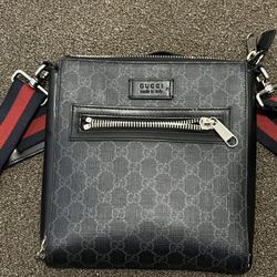 Gucci messenger bag