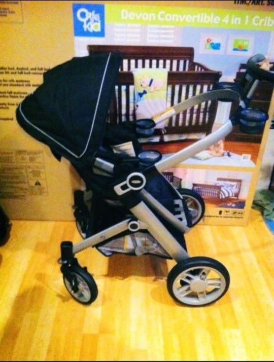 Graco Signature Series Reversible Black Stroller 