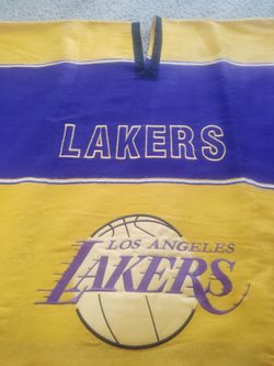 La Lakers Poncho