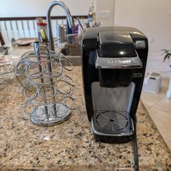 Keurig Coffee Maker with Cup holder 