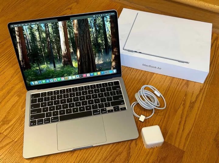 Apple MacBook Air 13” M4 Chip 512GB SSD 24GB RAM Sky Blue MC6V4LL/A 2025 Model