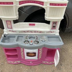 Girl Kitchen.   18