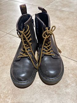 Girls Dr Martens