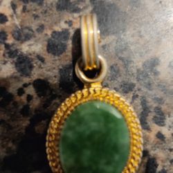 12K Gold Filled Green Stone Pendant! 