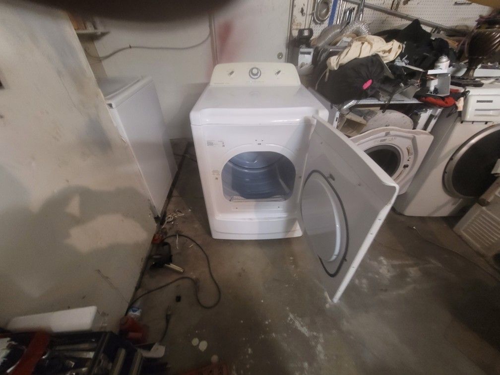 Fridgedaire Affinity Electric Dryer Model # FARE1011MW1