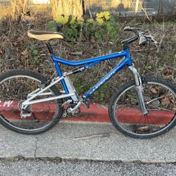 Santa Cruz Full Suspension Bike