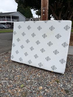 Free queen size mattress memory foam
