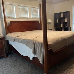 Four Poster Thomasville King Bed And Mattress