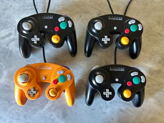 OEM Nintendo GameCube Controllers and Wii U Adapter Bundle