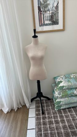 Dress mannequin