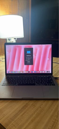 Mac Book Pro 13.3 in