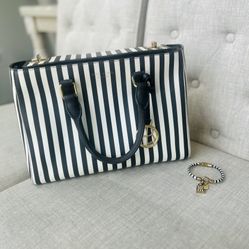 Henry Bendel purse 