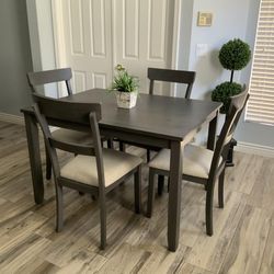 Beautiful 5pc Gray Dining Table 