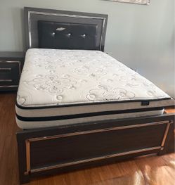 Full size bed