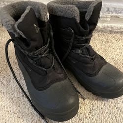 Columbia Women’s Snow Boots Size 8