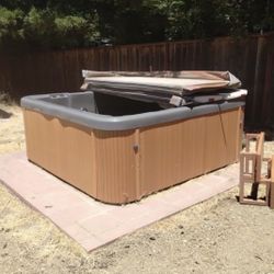 Hot Tub!!! 120v!!! Delivery Available!!!
