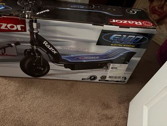 Razor E100 Glow Electric Scooter NIB