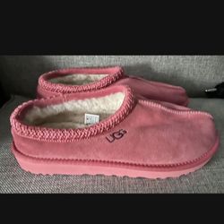 Pink Uggs Slippers 