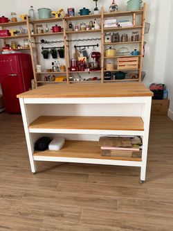 Kitchen island