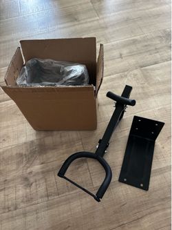 2 Saxophone Wall Mounts
